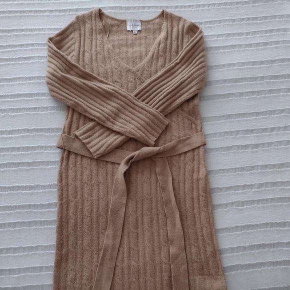 Pink Rose cable knit Sweater Dress - Picture 5 of 8